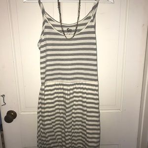 Short maxi dress